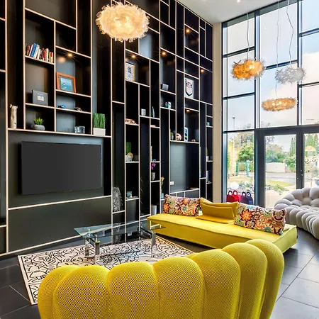 Western Europe Hotell 4*